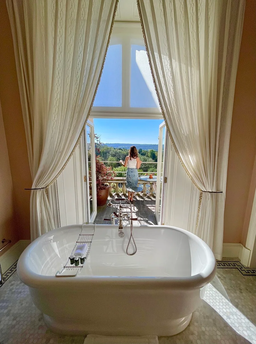 The bathroom in Beaverbrook’s Main House Dowager Suite