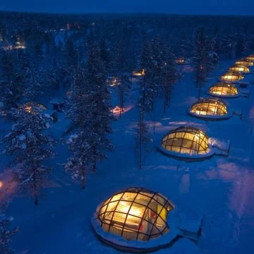 Kakslauttanen Arctic Resort – Igloos and Chalets