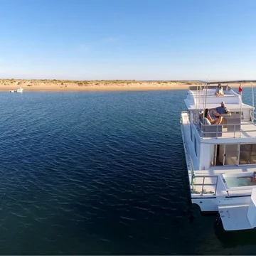 Barco Casa Fuzeta Luxury Yachts